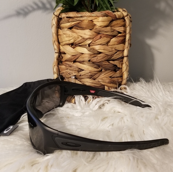 🕶 OAKLEY SUNGLASSES - Picture 4 of 12